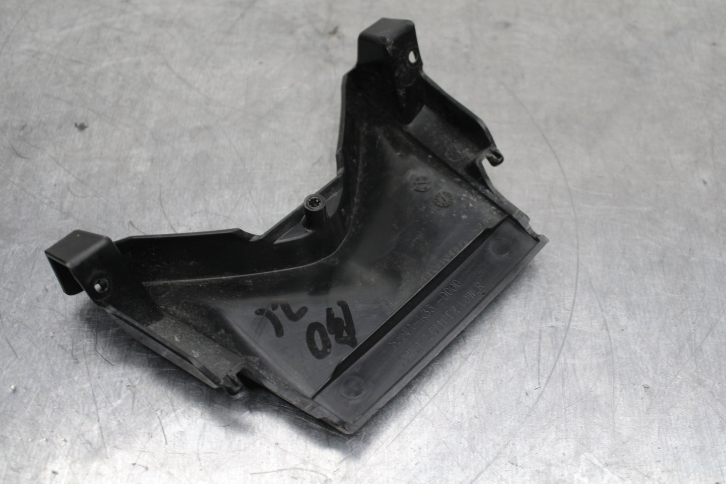 15-16 HONDA CB300F CENTER REAR BACK TAIL FAIRING COVER TRIM COWL BB740