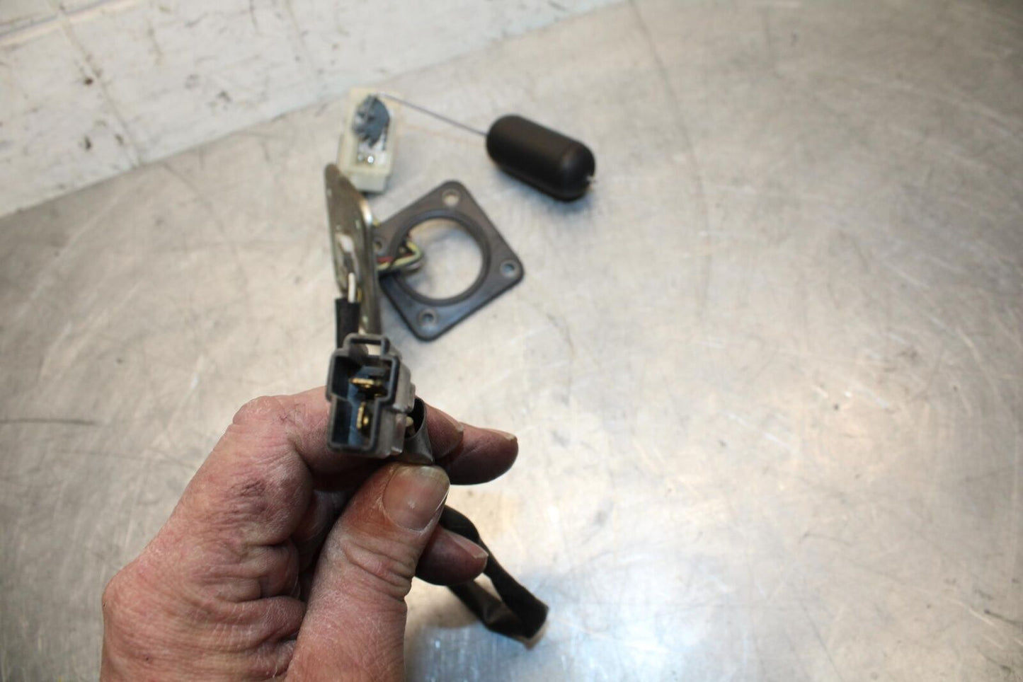 11 KAWASAKI NINJA 650 ER EX 650 FUEL LEVEL GAS PETROL SENDER UNIT BB503