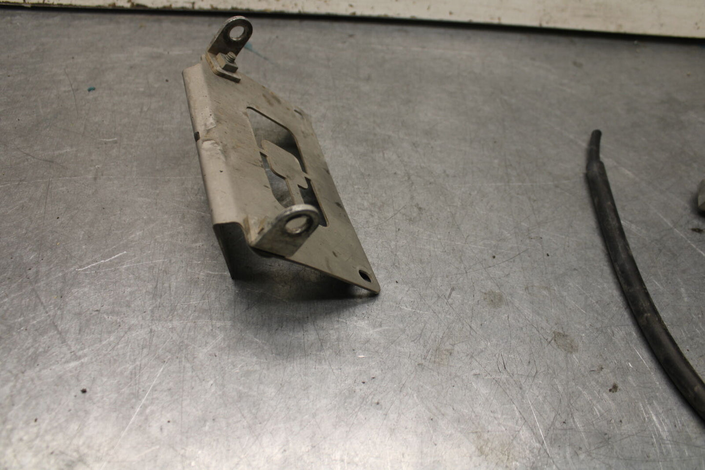09-15 YAMAHA FZ6R FENDER ELIMINATOR LICENSE PLATE BRACKET   BB686