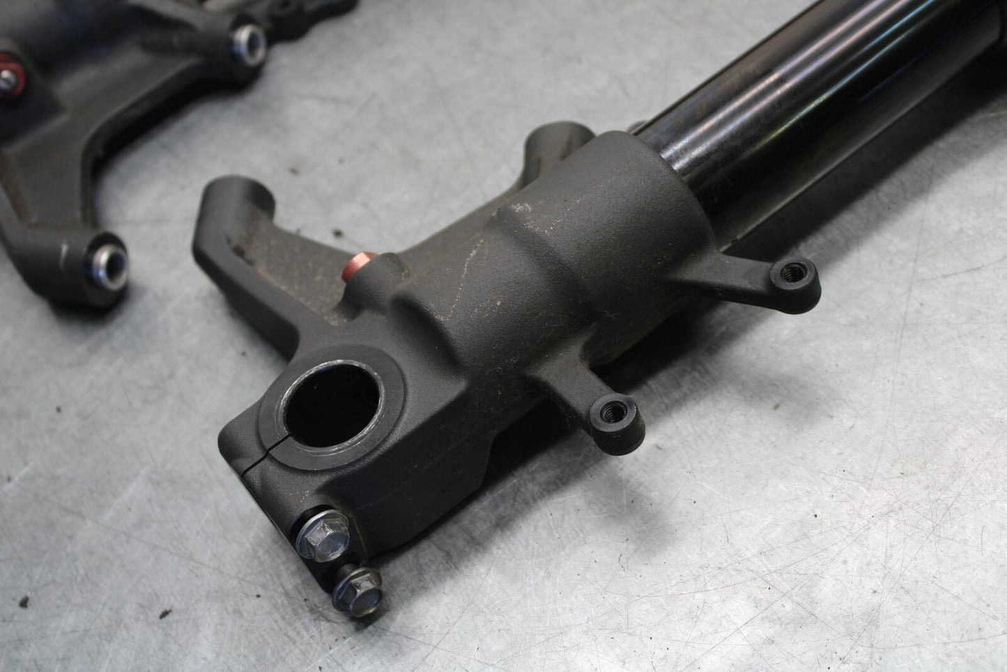 05-06 SUZUKI GSXR1000 FRONT FORKS SHOCK SUSPENSION SET PAIR 51103-41G20 BB663