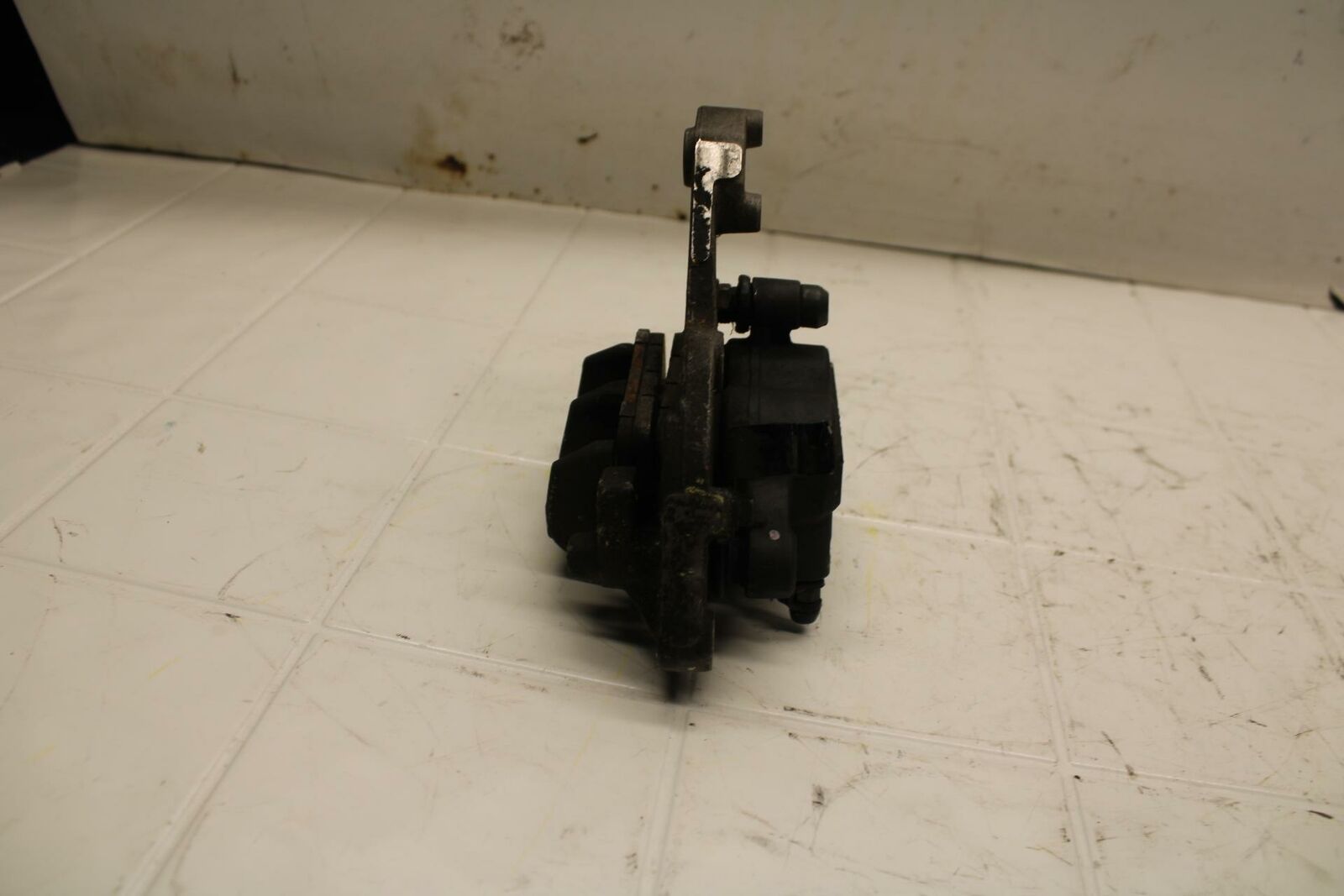 15-16 HONDA CB300F ABS  FRONT BRAKE CALIPER  BB05