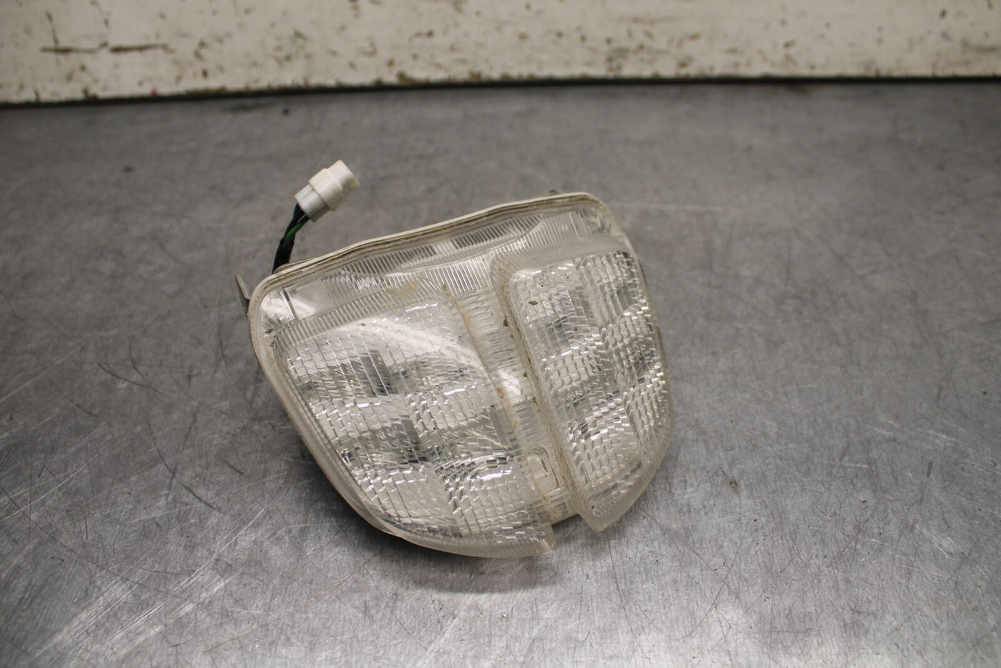 06-07 SUZUKI GSXR750 REAR TAIL TAILLIGHT BACK BRAKE LIGHT BB110