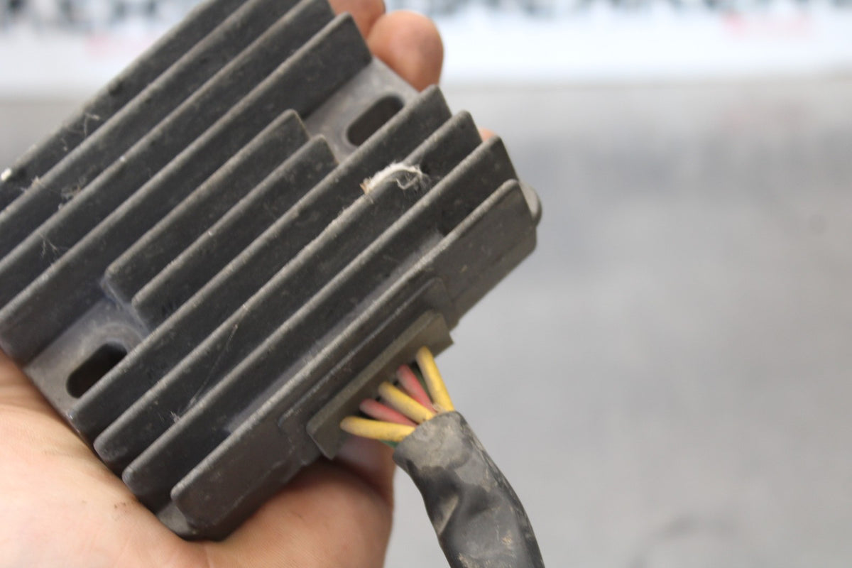 05-06 HONDA CBR600RR RECTIFIER VOLTAGE REGULATOR BB893
