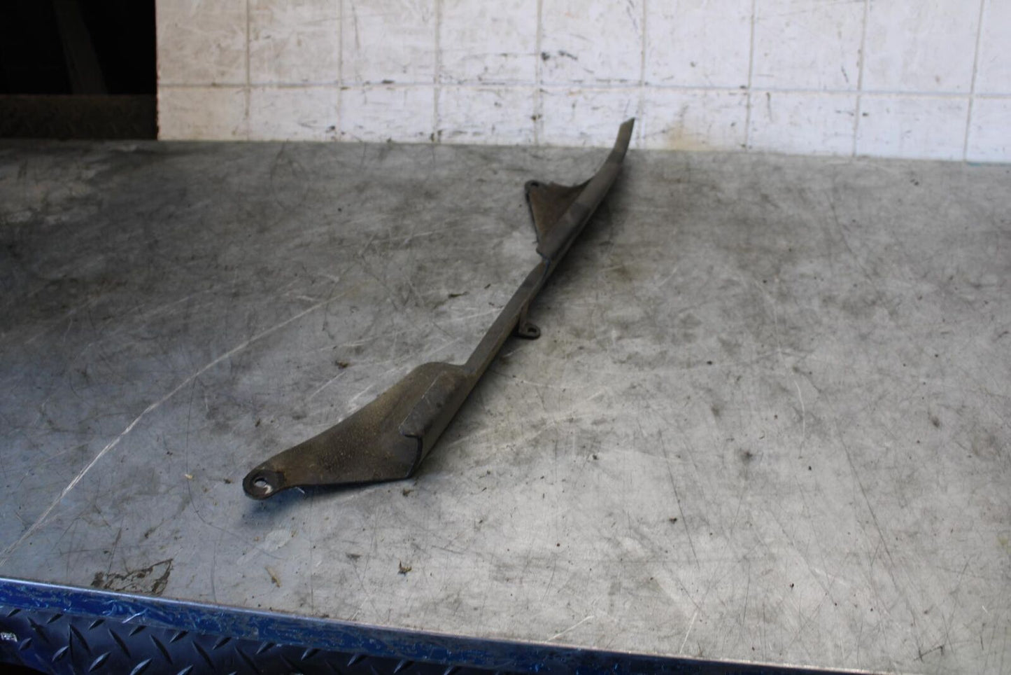 09-12 KAWASAKI NINJA ZX6R REAR BACK DRIVE CHAIN GUARD COVER SHIELD BB544