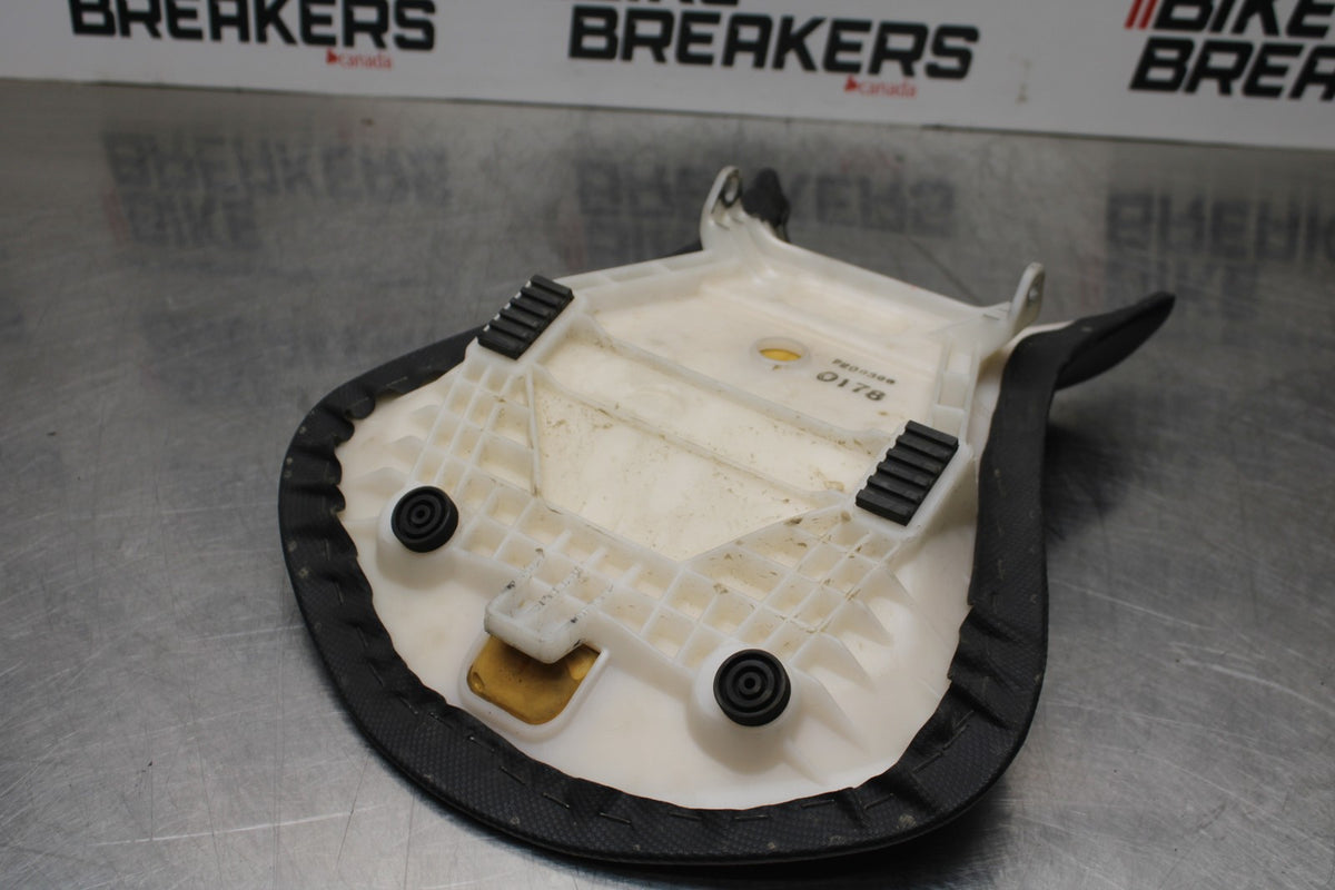 07-08 KAWASAKI NINJA ZX6R FRONT DRIVERS SEAT PAD SADDLE PILLION BB199