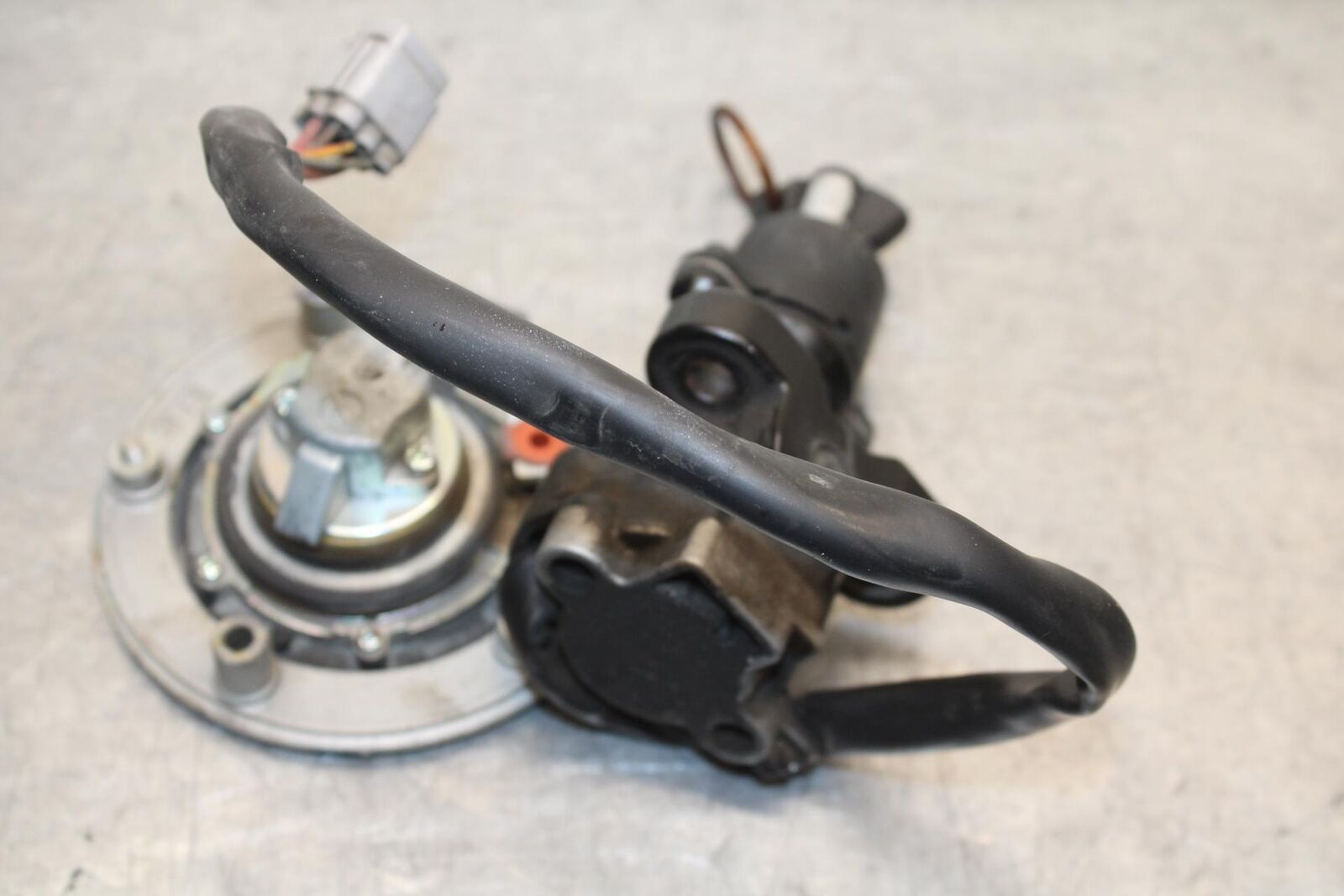 2011 Suzuki GSXR600 IGNITION LOCK KEY SET W/ GAS CAP BB94