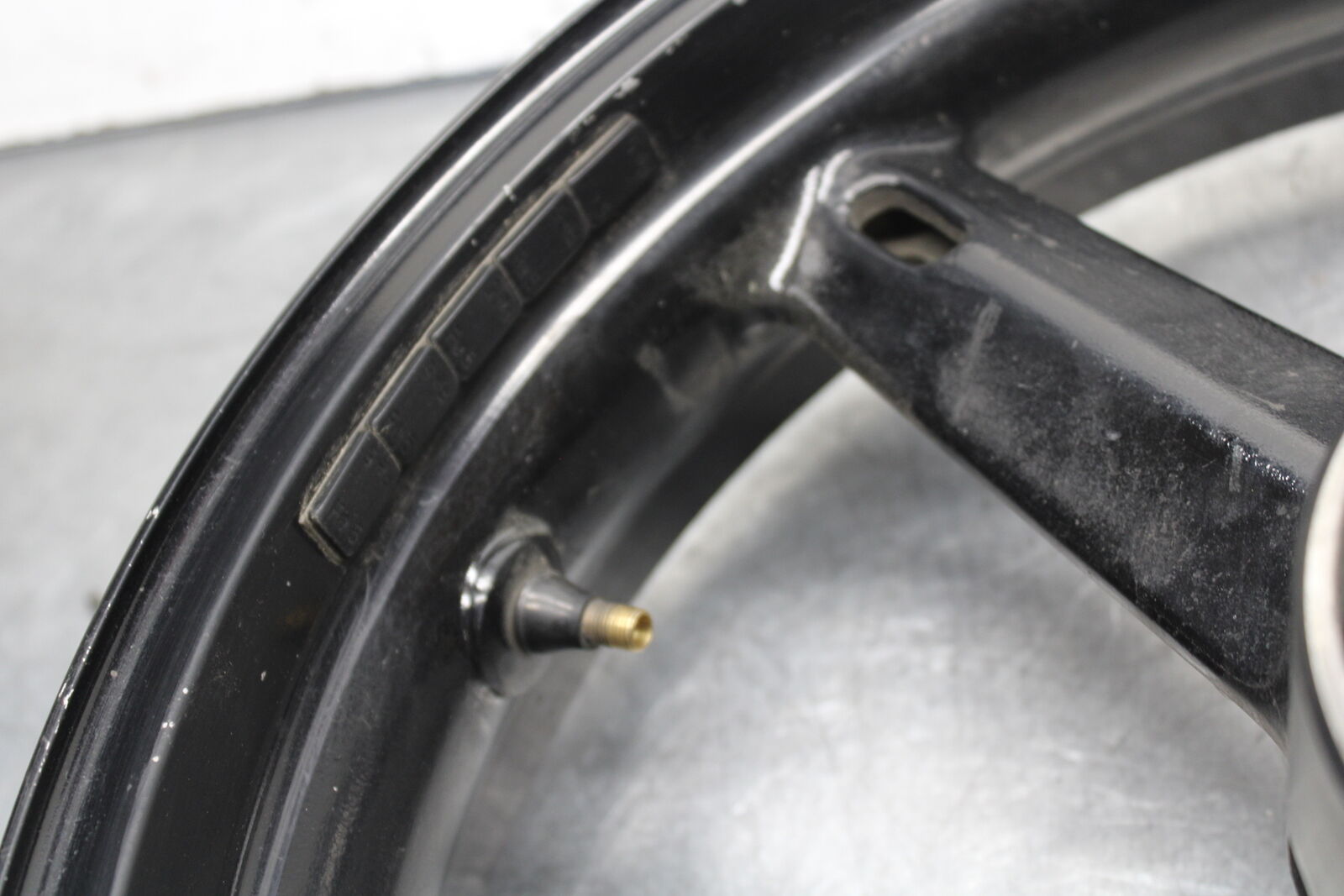 04-05 SUZUKI GSXR600 FRONT WHEEL RIM BB658