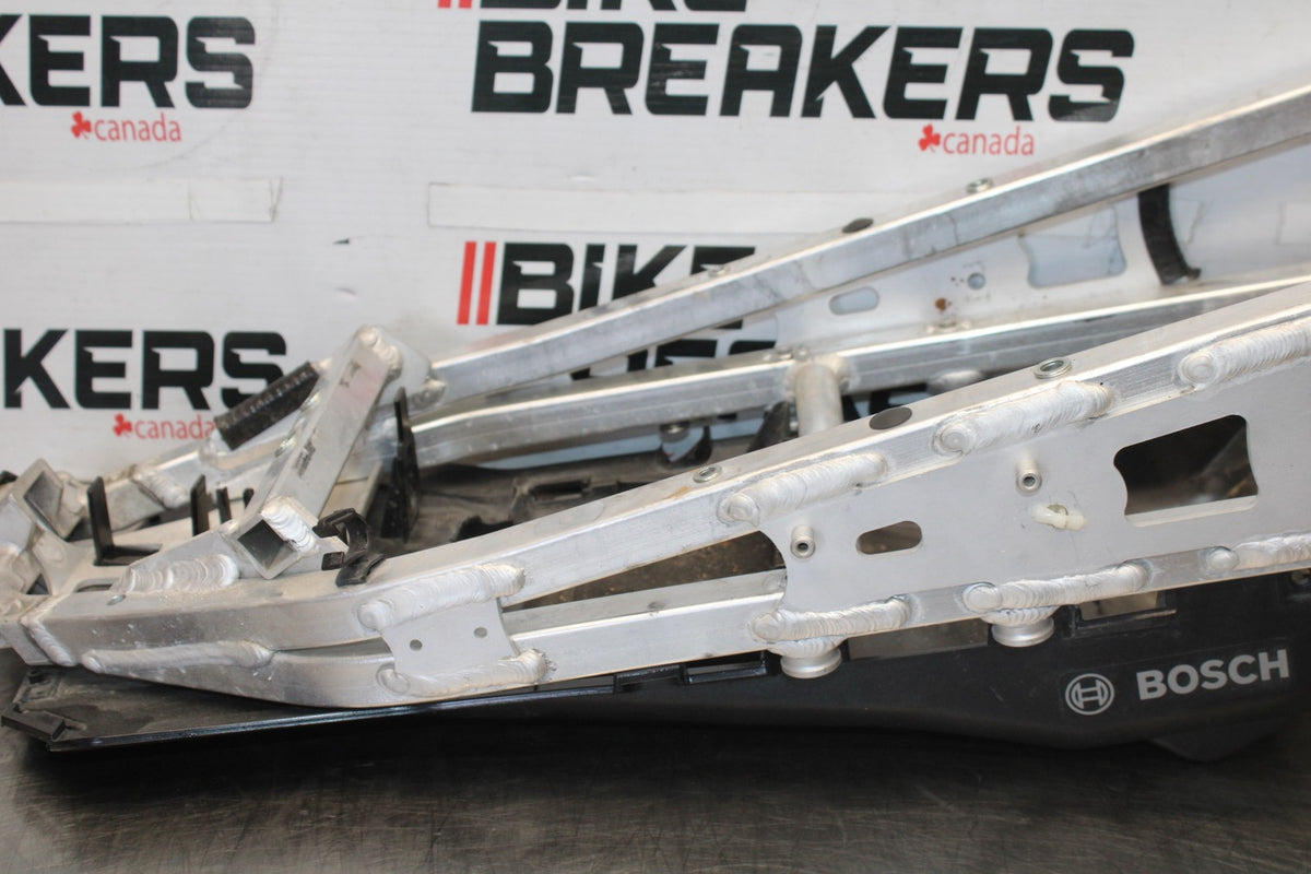 16 APRILIA TUONO V4 1100 REAR SUBFRAME BACK SUB FRAME BB905
