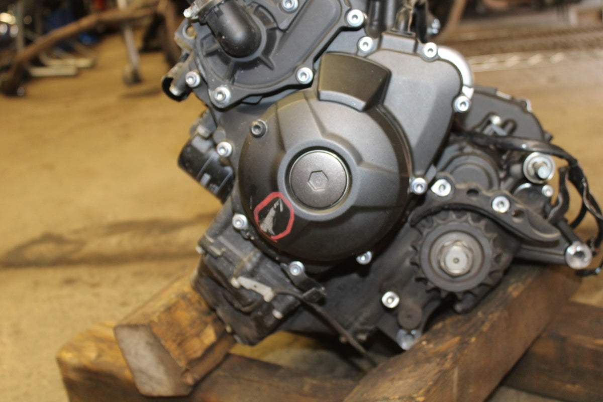 15-17 YAMAHA FJ09 ENGINE MOTOR BB906