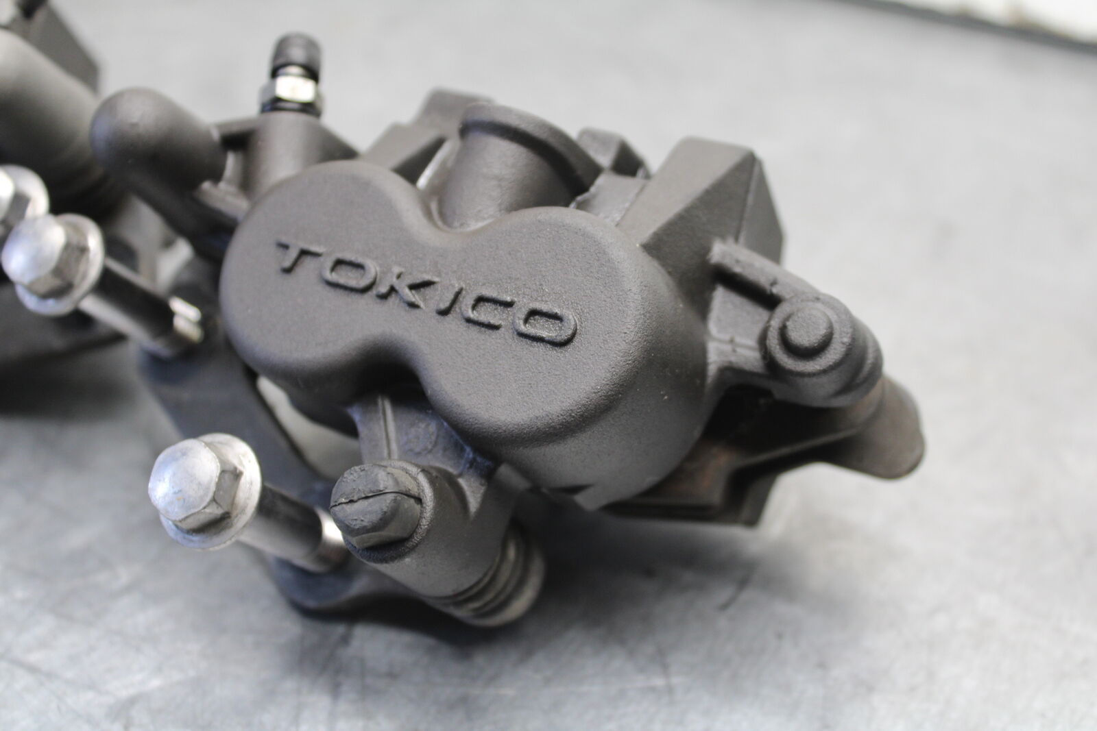 12-17 KAWASAKI ER-6N Z650 RIGHT LEFT FRONT BRAKE CALIPER SET PAIR CALIPERS BB709