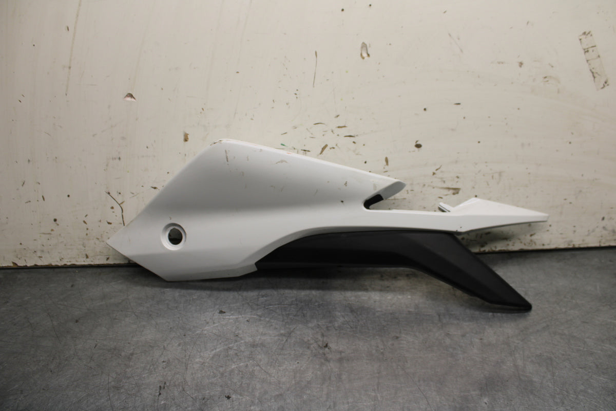 15-16 HONDA CB300F LEFT REAR BACK TAIL FAIRING COWL SHROUD BB740