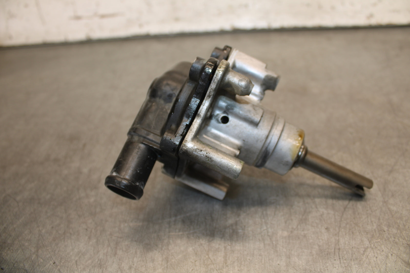 13-15 HONDA CBR500R ENGINE WATER COOLANT PUMP  19200-MGZ-305 BB704