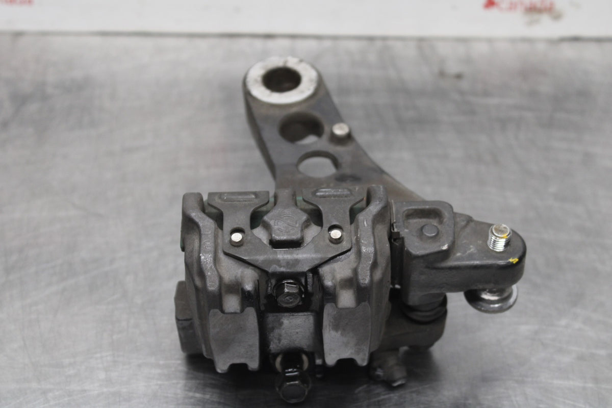 84 HONDA INTERCEPTOR 1000 VF1000F REAR BACK BRAKE CALIPER W MOUNT BRACKET BB878