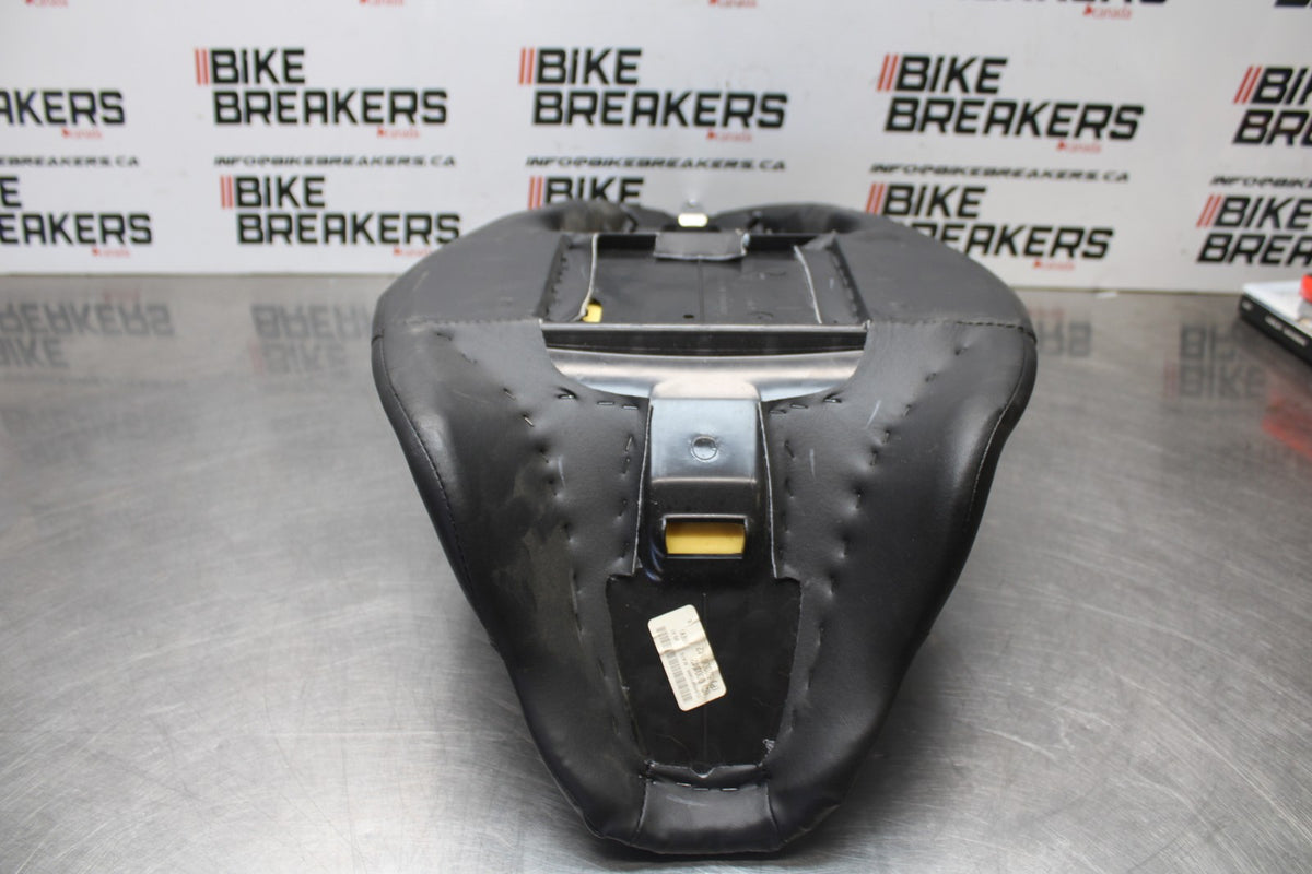 22 HARLEY-DAVIDSON SOFTAIL FRONT REAR SEAT SADDLE  BB859