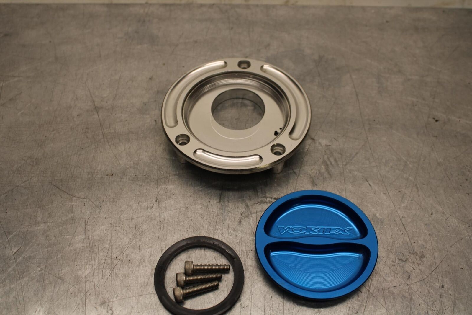 2007 Yamaha YZF R6S FUEL TANK GAS CAP BB594