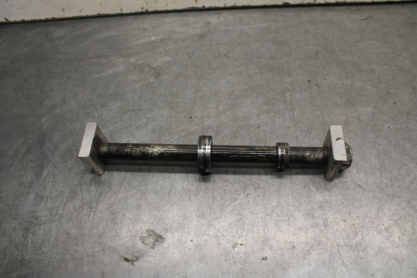 16-21 YAMAHA XSR900 REAR AXLE BACK WHEEL RIM PIVOT BOLT AXEL BB664