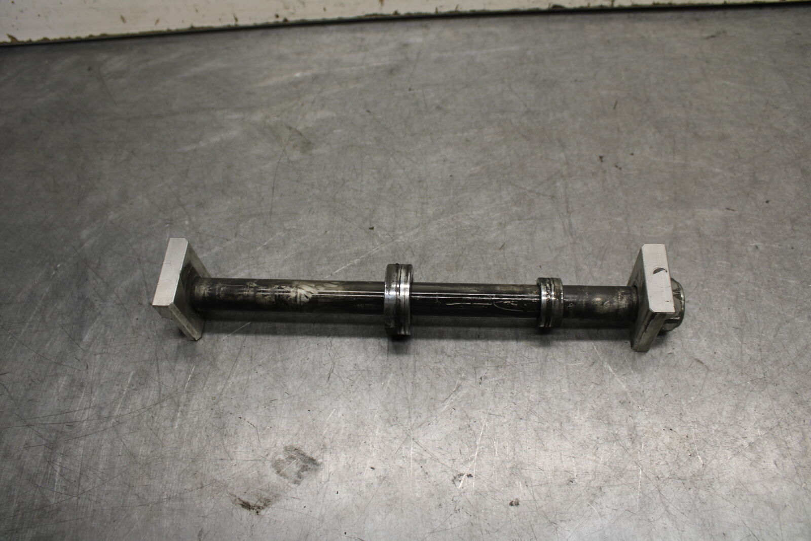 16-21 YAMAHA XSR900 REAR AXLE BACK WHEEL RIM PIVOT BOLT AXEL BB664