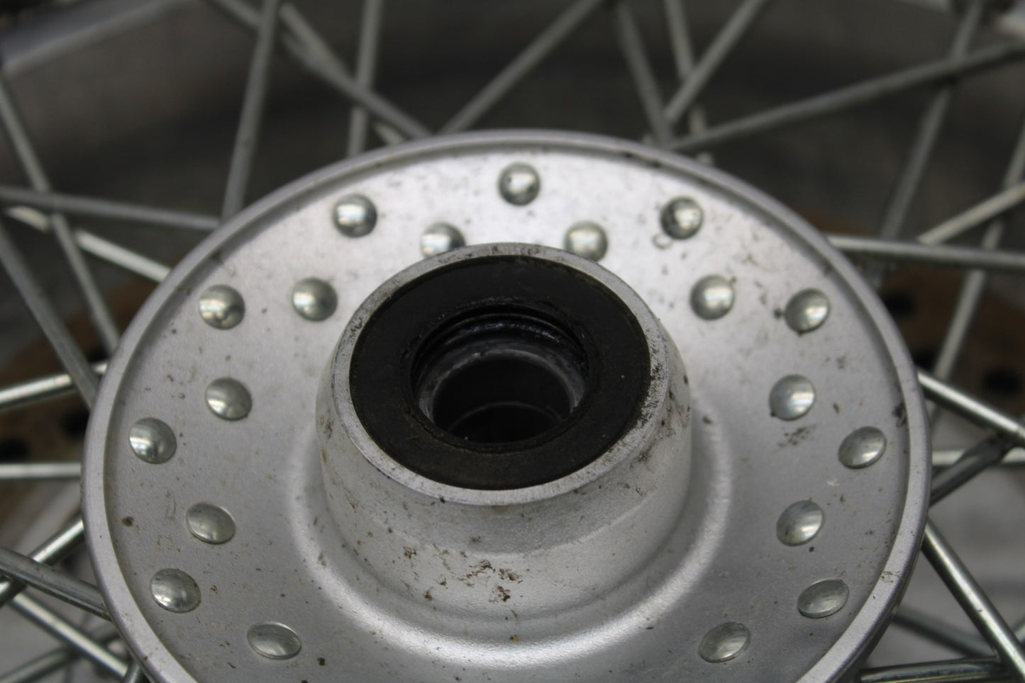 08 KAWASAKI VULCAN 900 FRONT WHEEL FRONT RIM & DISC ROTOR BB184