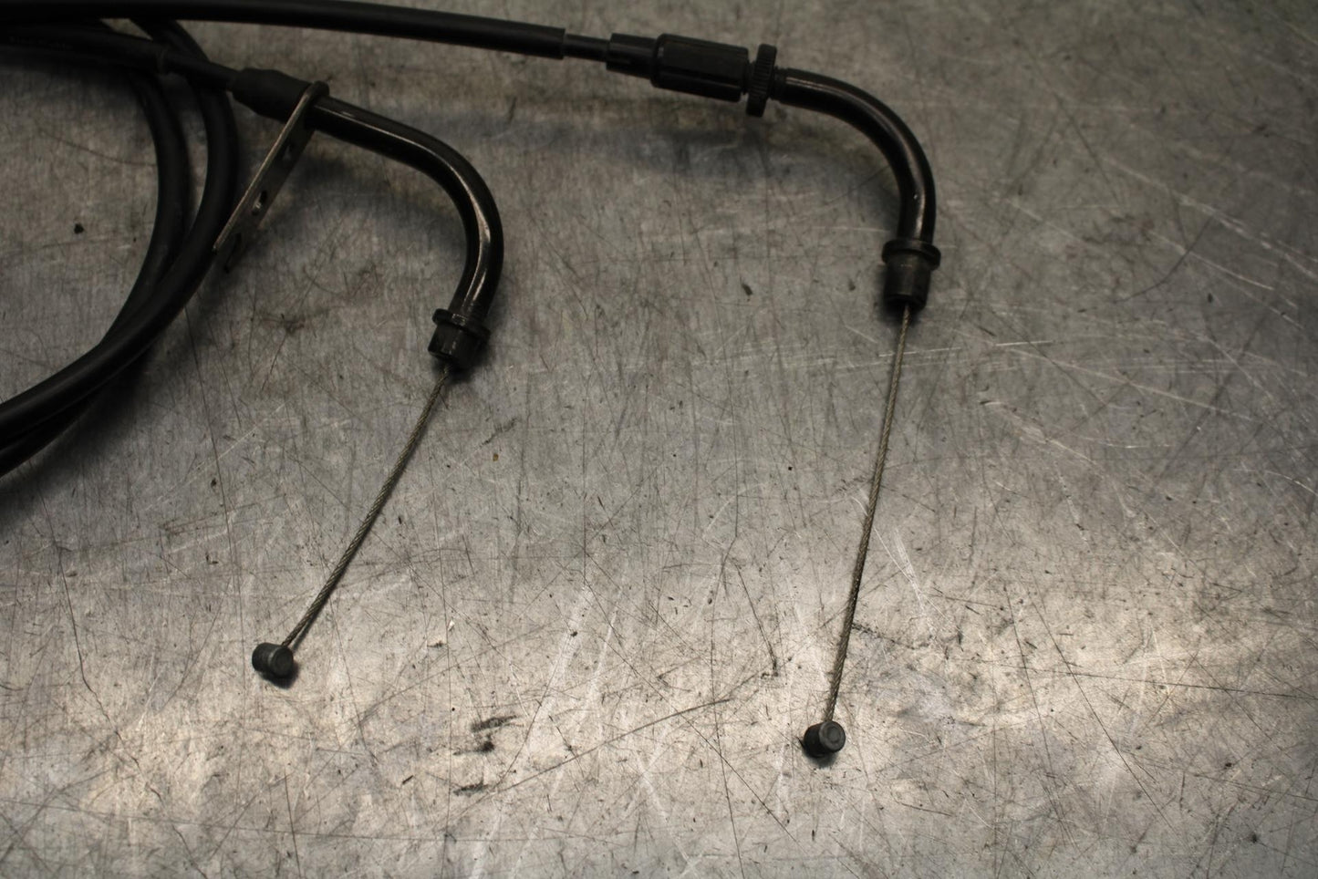06-07 SUZUKI GSXR 600 750 THROTTLE CABLES LINES BB98