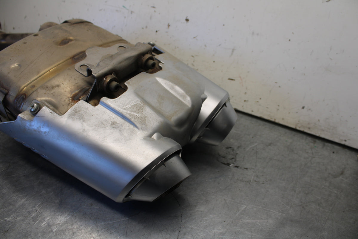 07-09 YAMAHA FZ6 EXHAUST PIPE MUFFLER SLIP ON CAN SILENCER 5VX-14710-01-00 BB713