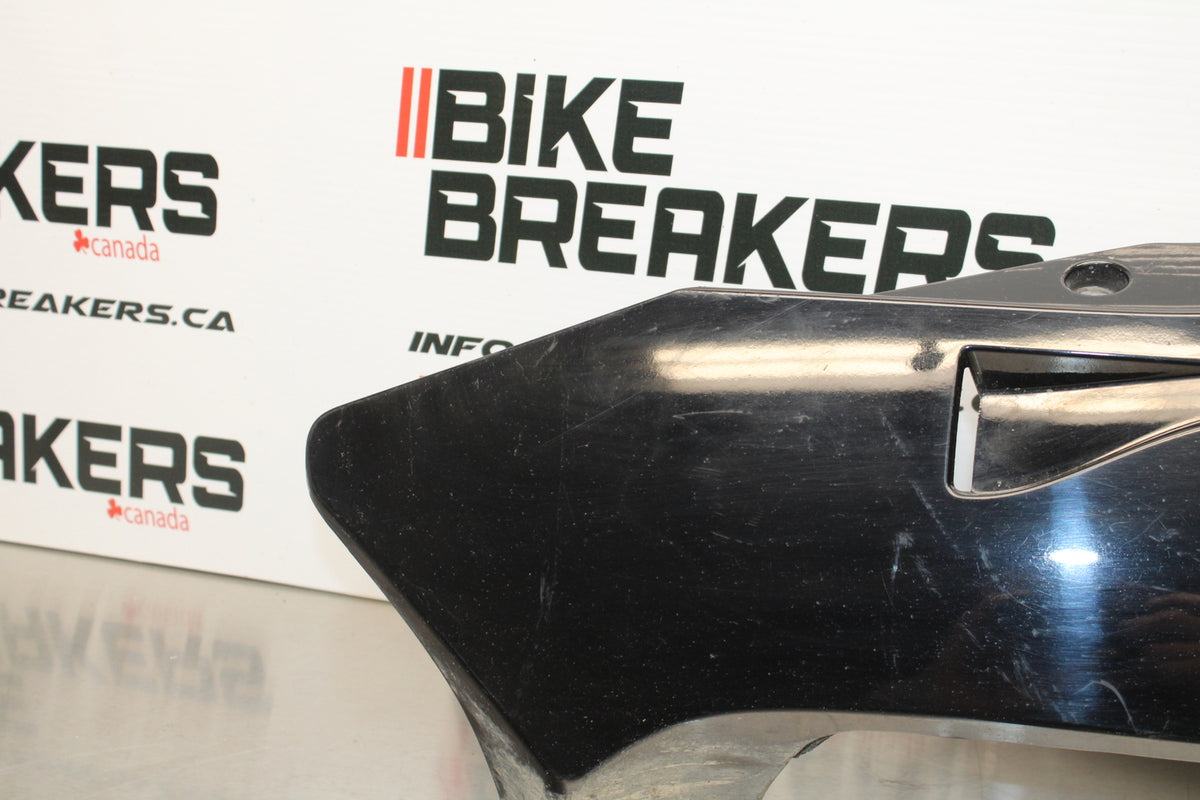 05-06 HONDA CBR600RR RIGHT LOWER BOTTOM BELLY SIDE FAIRING COWL  BB149