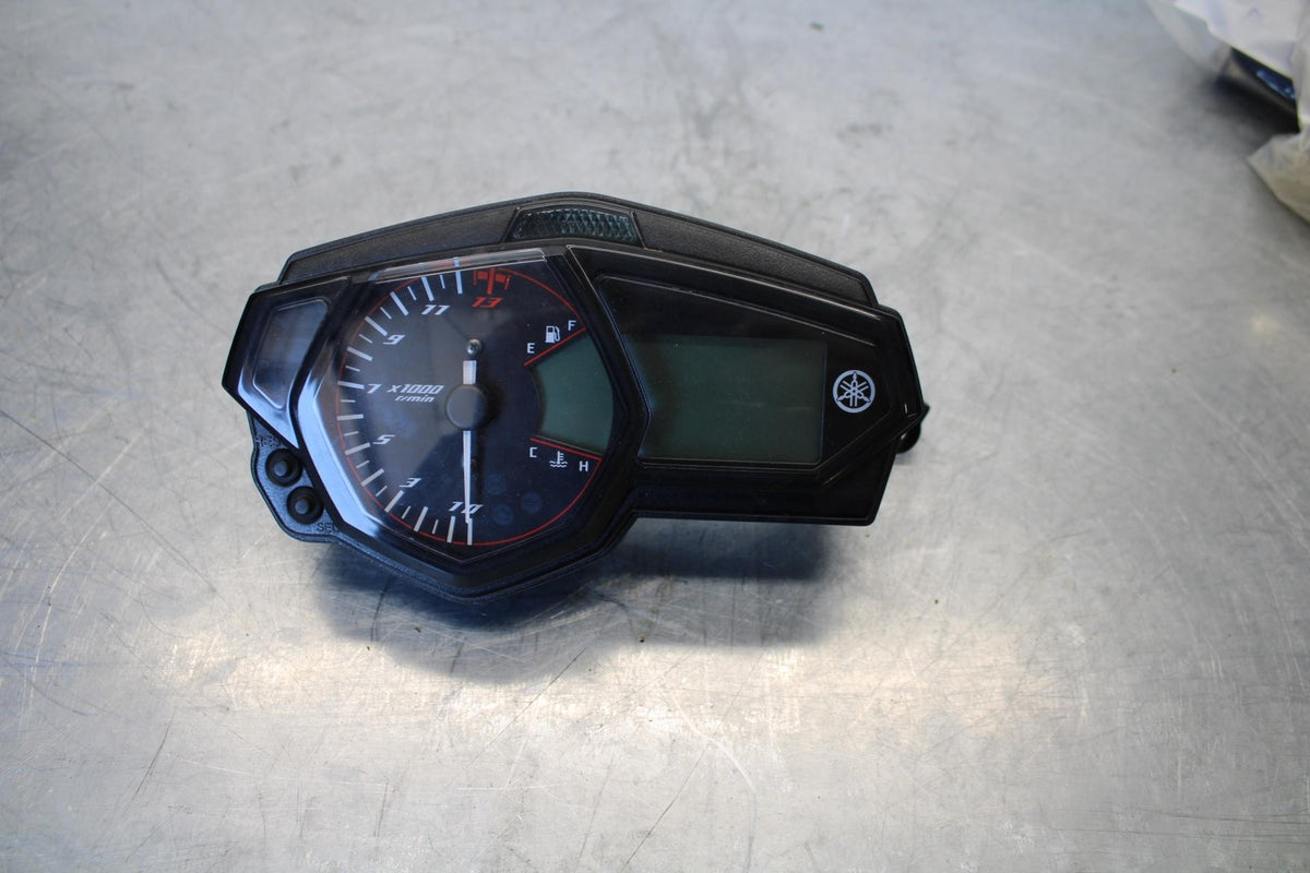 17-18 YAMAHA YZF R3 SPEEDO TACH GAUGES DISPLAY CLUSTER SPEEDOMETER  BB438 