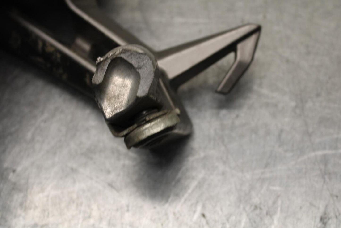 15-16 KAWASAKI EX300 REAR BACK PASSENGER PEG SET PAIR BB635