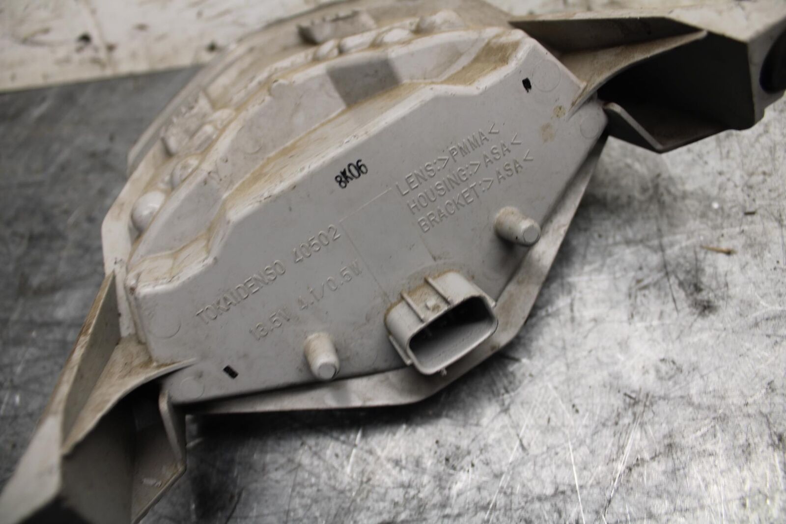 2009 Kawasaki Ninja ZX6R ZX600R   TAILLIGHT BACK BRAKE LIGHT 23025-0059 BB538