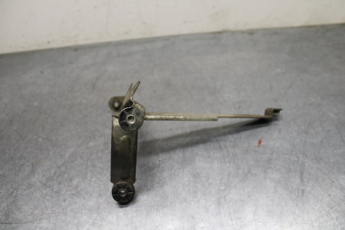 09-11 SUZUKI GSXR1000 OIL COOLER MOUNTING BRACKET MOUNT SUPPORT BB125