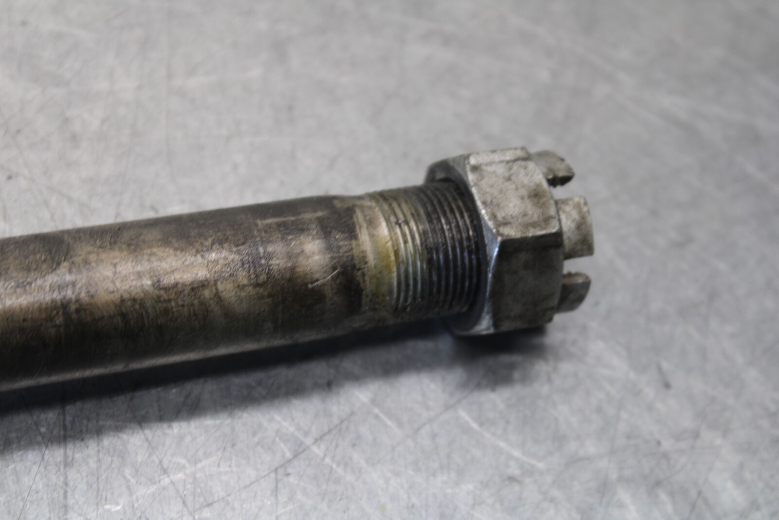 16 KAWASAKI NINJA ZX10R REAR AXLE BACK WHEEL RIM BOLT AXEL 41068-0613 BB650