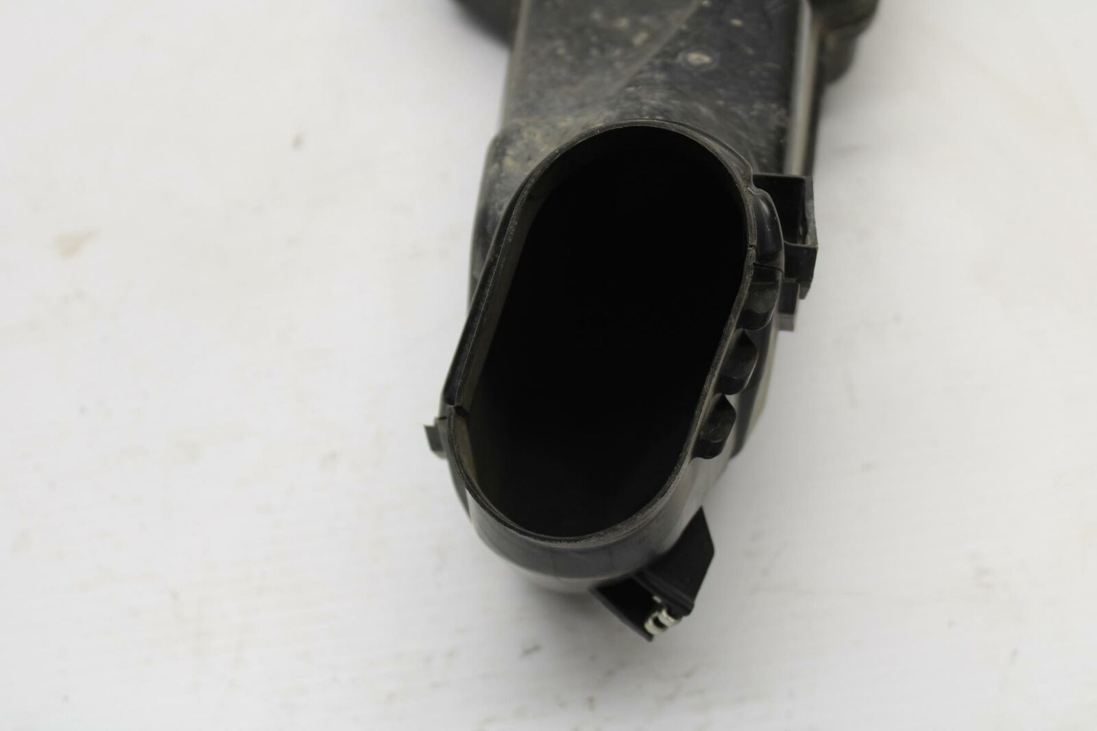 08-09 SUZUKI GSXR600 RIGHT RAM AIR INTAKE DUCT TUBE BB244
