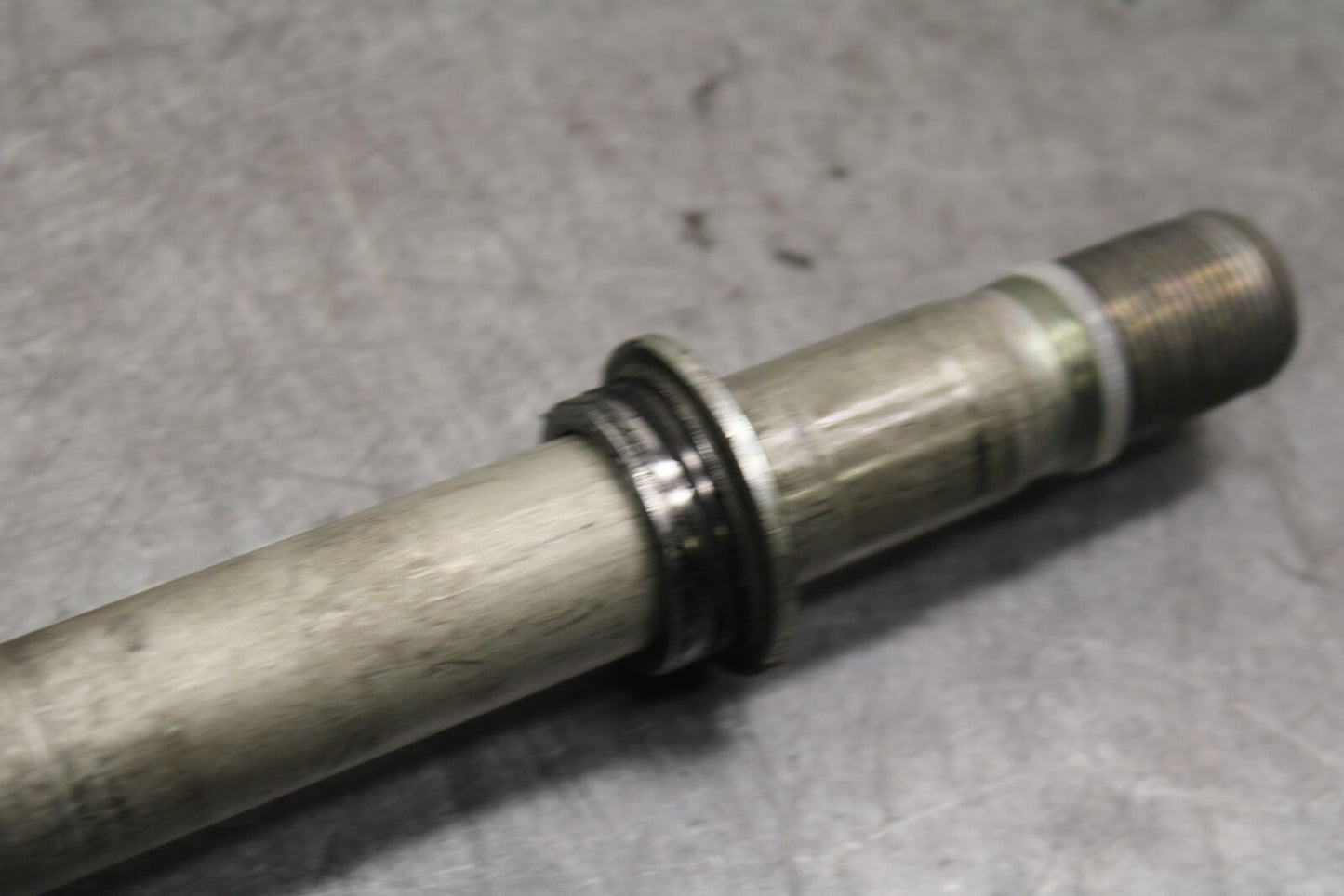 13-18 KAWASAKI NINJA ZX6R FRONT WHEEL RIM AXLE PIVOT BOLT 41068-0595 BB666