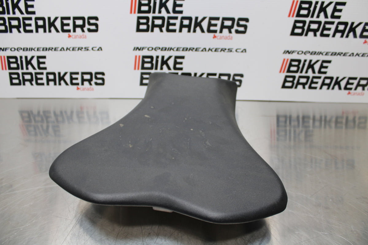 13-17 KAWASAKI NINJA ZX6R ZX636 ABS FRONT DRIVERS SEAT PAD SADDLE PILLION BB143