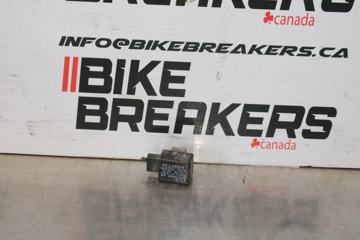 03-08 HONDA VTX1300C TURN SIGNAL BLINKER RELAY FLASHER SWITCH BB868