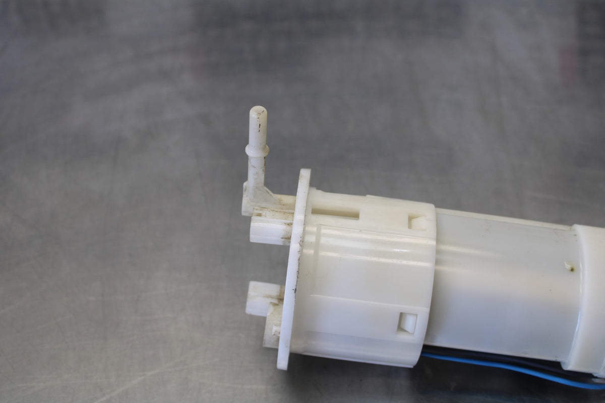 15 TRIUMPH TIGER 800 FUEL PUMP GAS PETROL SENDER UNIT BB873