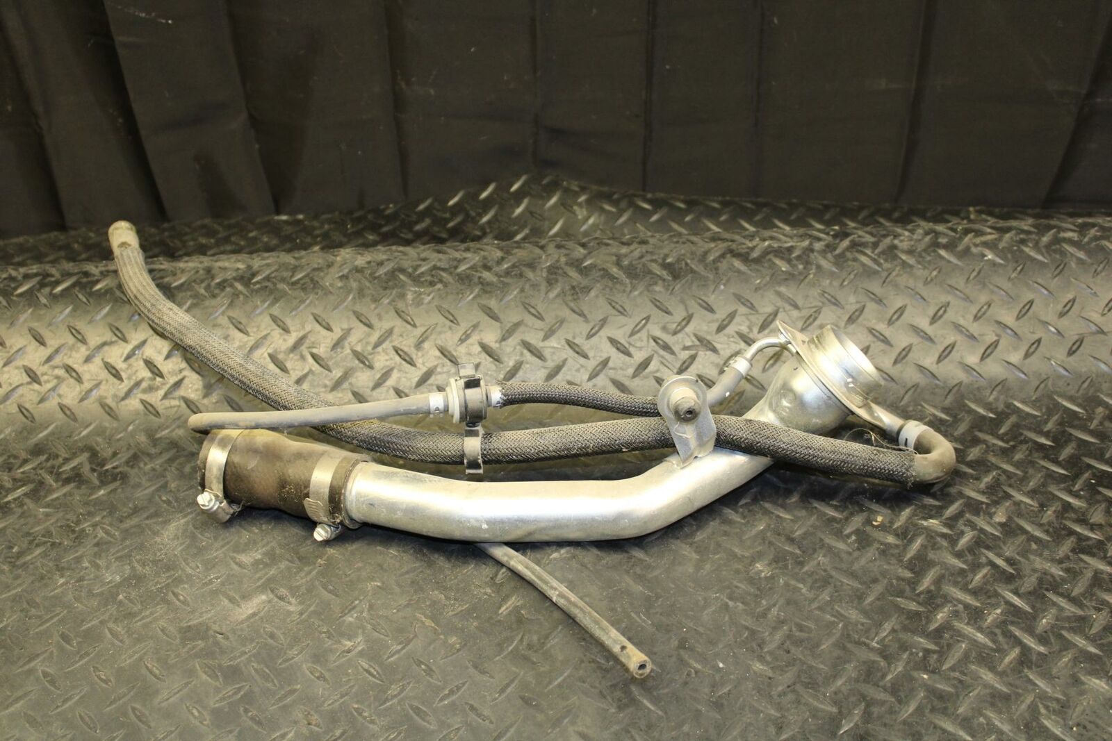 07 SUZUKI BURGMAN 650 FUEL TANK GAS TUBE FILLER  BB183