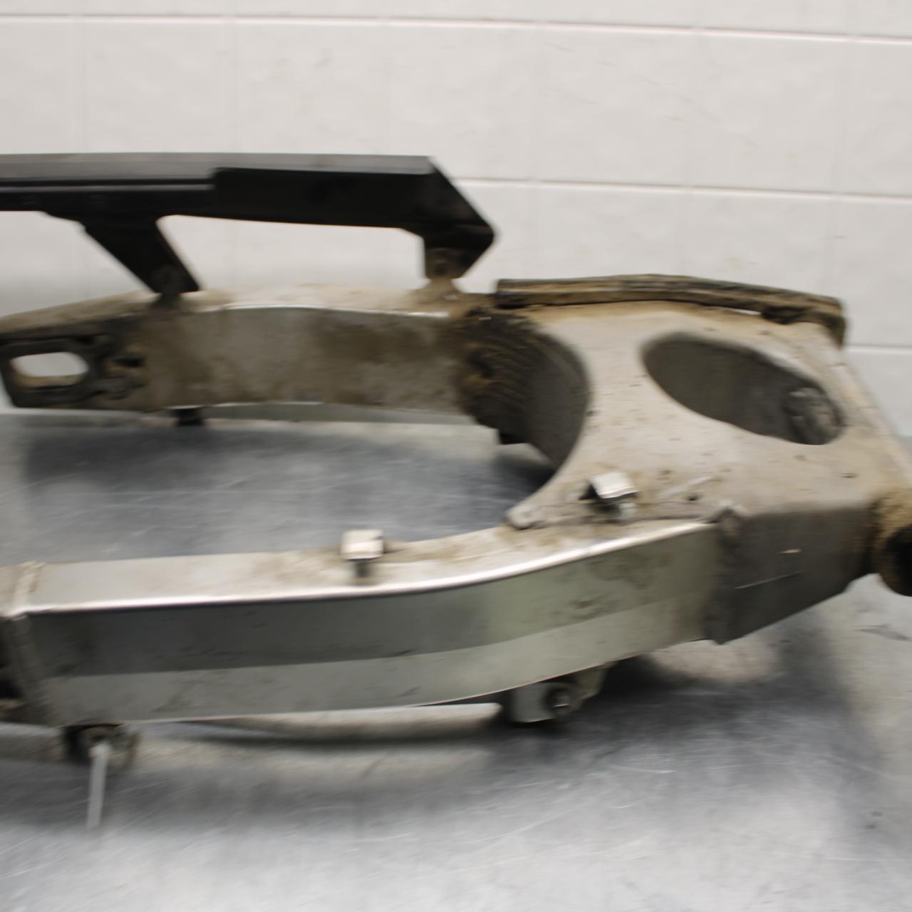 1999 Suzuki GSXR600 REAR SWINGARM BACK SUSPENSION SWING ARM BB580
