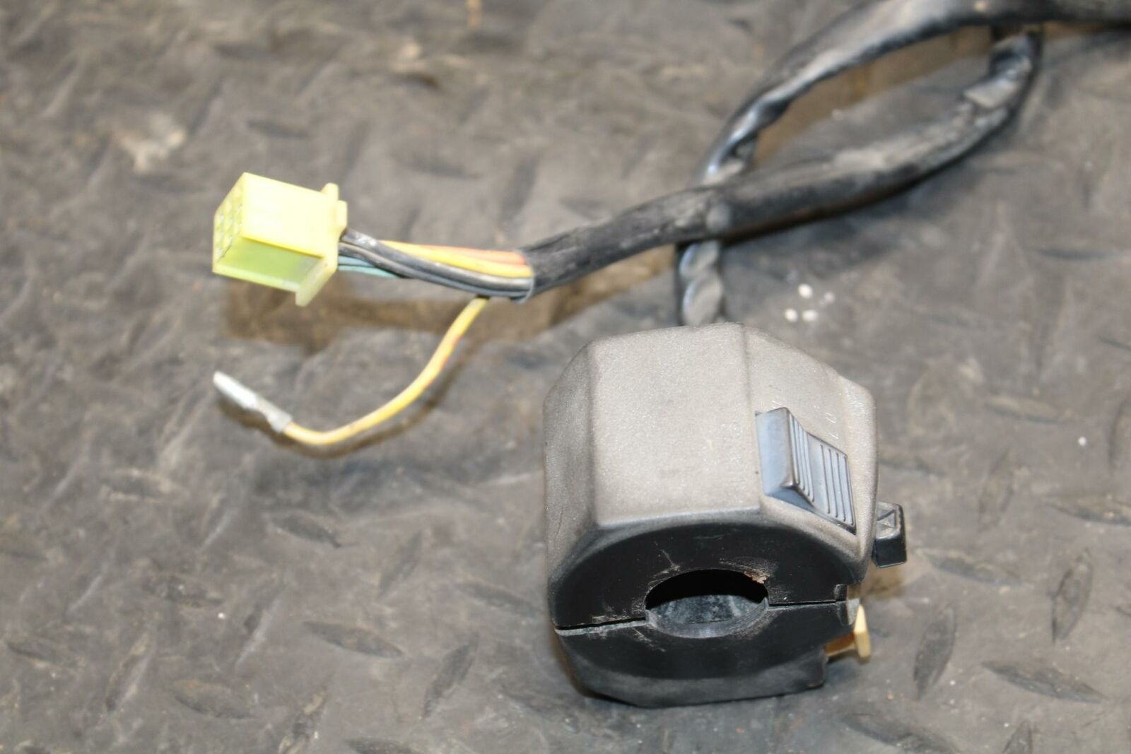 91-92 SUZUKI GSXR750 M  LEFT CLIP ON HANDLE HORN SIGNALS SWITCH SWITCHES BB213