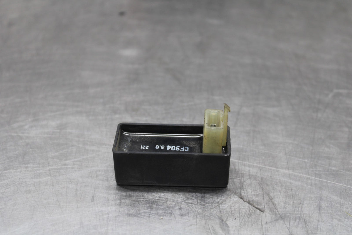 84 HONDA INTERCEPTOR 1000 VF1000F TURN SIGNAL BLINKER RELAY FLASHER SWITCH BB878