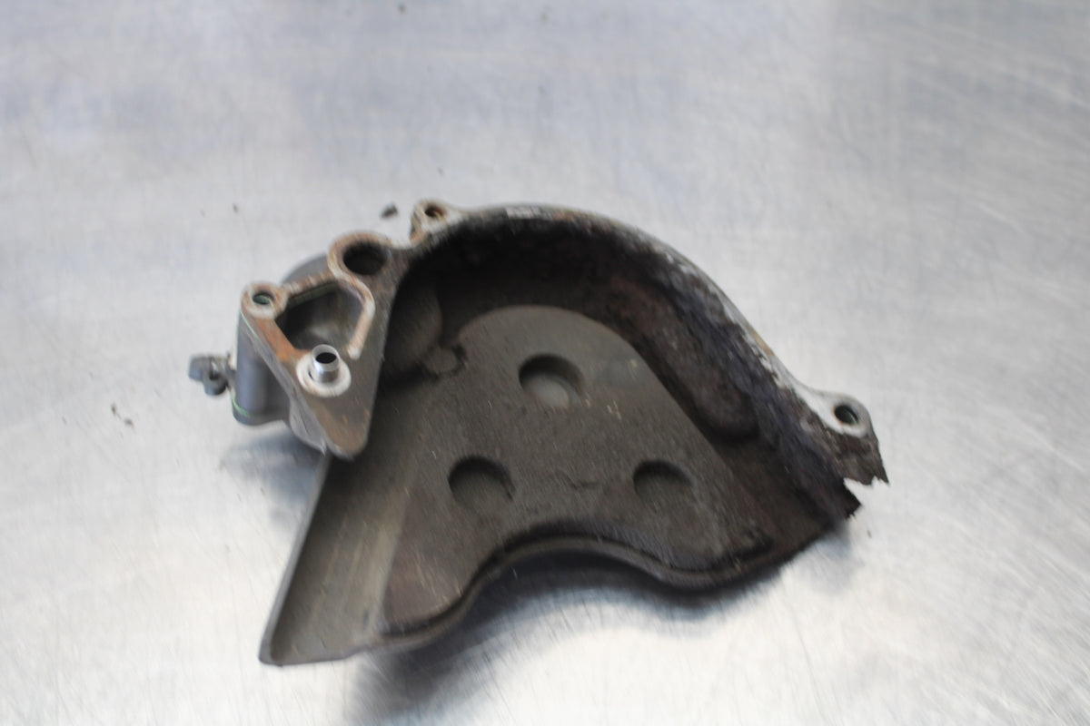 06-07 HONDA CBR1000RR CLUTCH SLAVE PISTON CYLINDER & SPROCKET COVER BB166