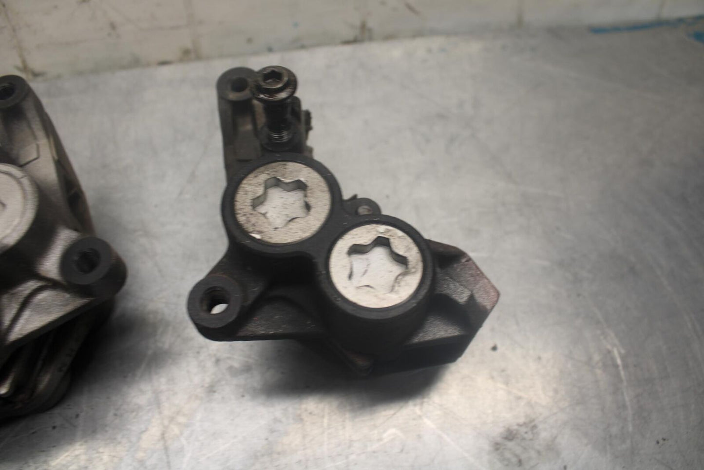 18-20 YAMAHA MT-07  RIGHT LEFT FRONT BRAKE CALIPER SET PAIR CALIPERS BB457