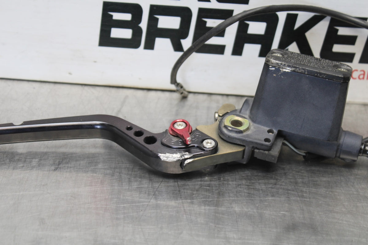 05 DUCATI SUPERSPORT 800 FRONT BRAKE MASTER CYLINDER w/ LEVER BB913