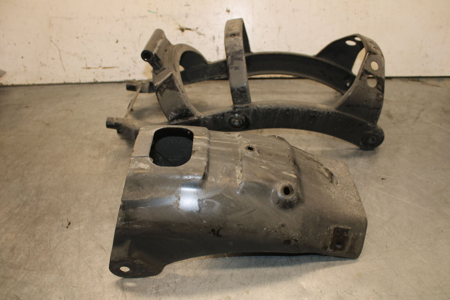 05-06 YAMAHA ROAD STAR XV1700A REAR BACK FENDER SUPPORT FRAME SUBFRAME BB703