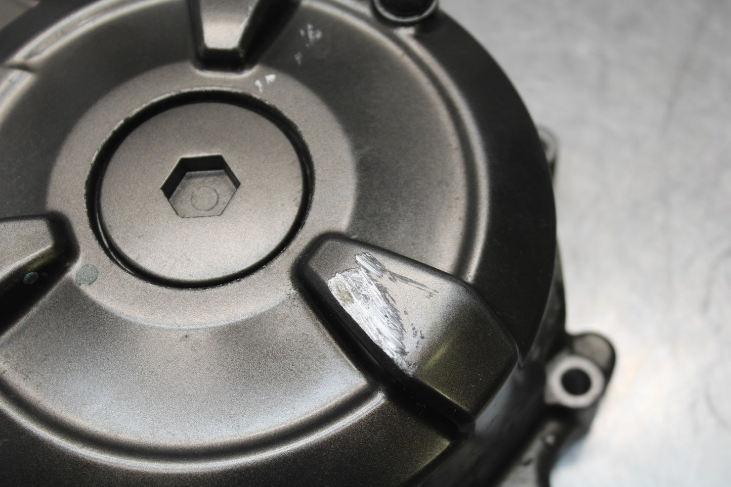14-17 YAMAHA FZ07 STATOR MAGNETO ALTERNATOR GENERATOR COVER BB766