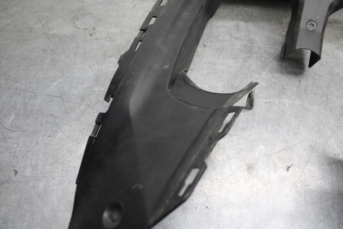 18-24 KAWASAKI NINJA 650 FRONT CENTER GAUGE COWL FAIRING BB725