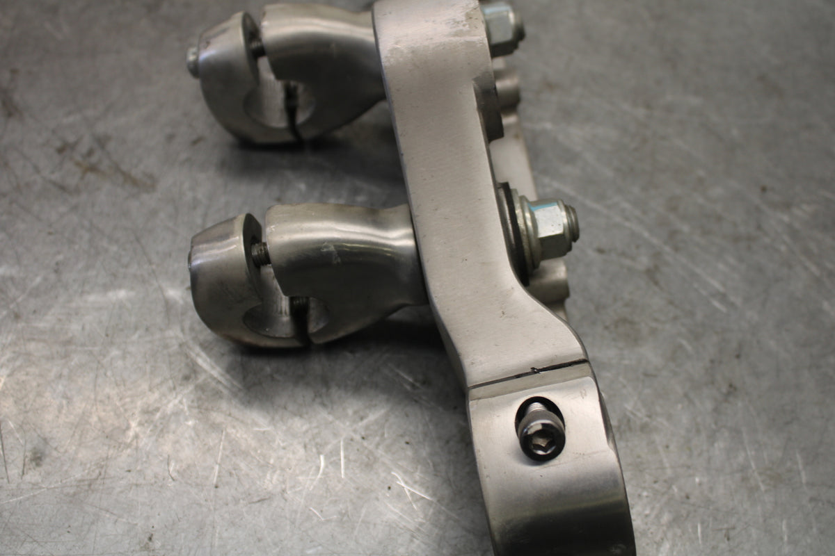 05-09 SUZUKI BOULEVARD C90 FORKS UPPER TRIPLE TREE CLAMP BB692