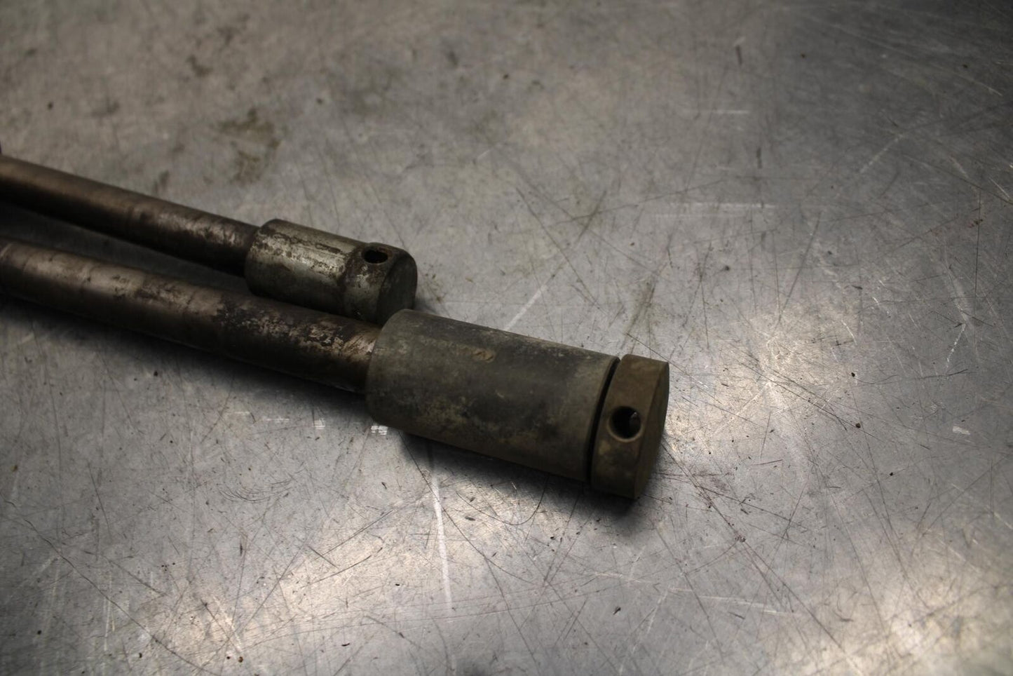 75 SUZUKI GT 550 FRONT REAR WHEEL RIM AXLE PIVOT BOLT BB72