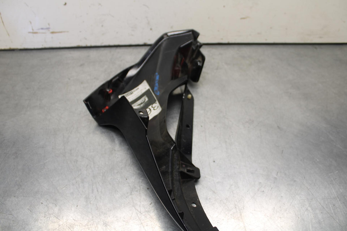 11-19 HONDA CBR125R LEFT LOWER BOTTOM SIDE FAIRING COWL BB105