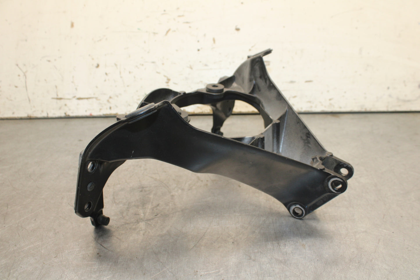06-07 SUZUKI GSXR750 OEM UPPER FAIRING MIRROR GAUGES STAY BRACKET BB110