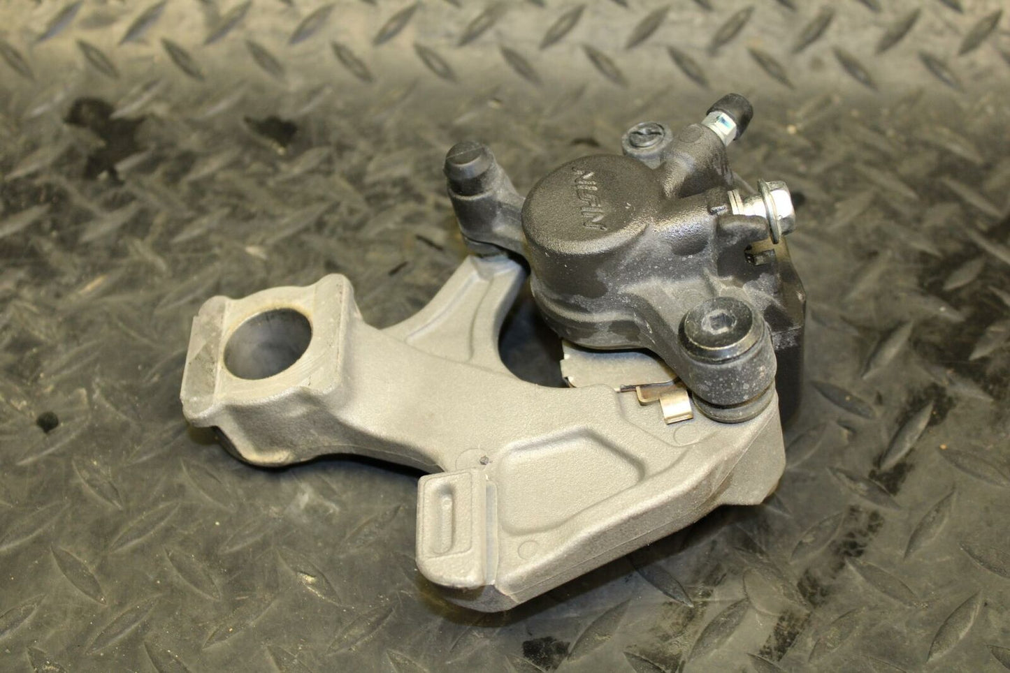 11-17 SUZUKI GSXR750 REAR BACK BRAKE CALIPER W MOUNT BRACKET BB 182